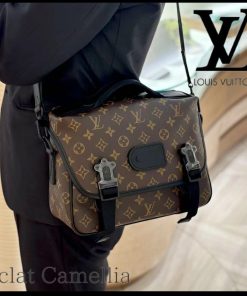 新作*LV*大容量トレイルメッセンジャーモノグラムバッグ M46972